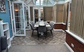 Huge 9 Bed Property Sleeps 17, Near Nec, City Centre, Hs2