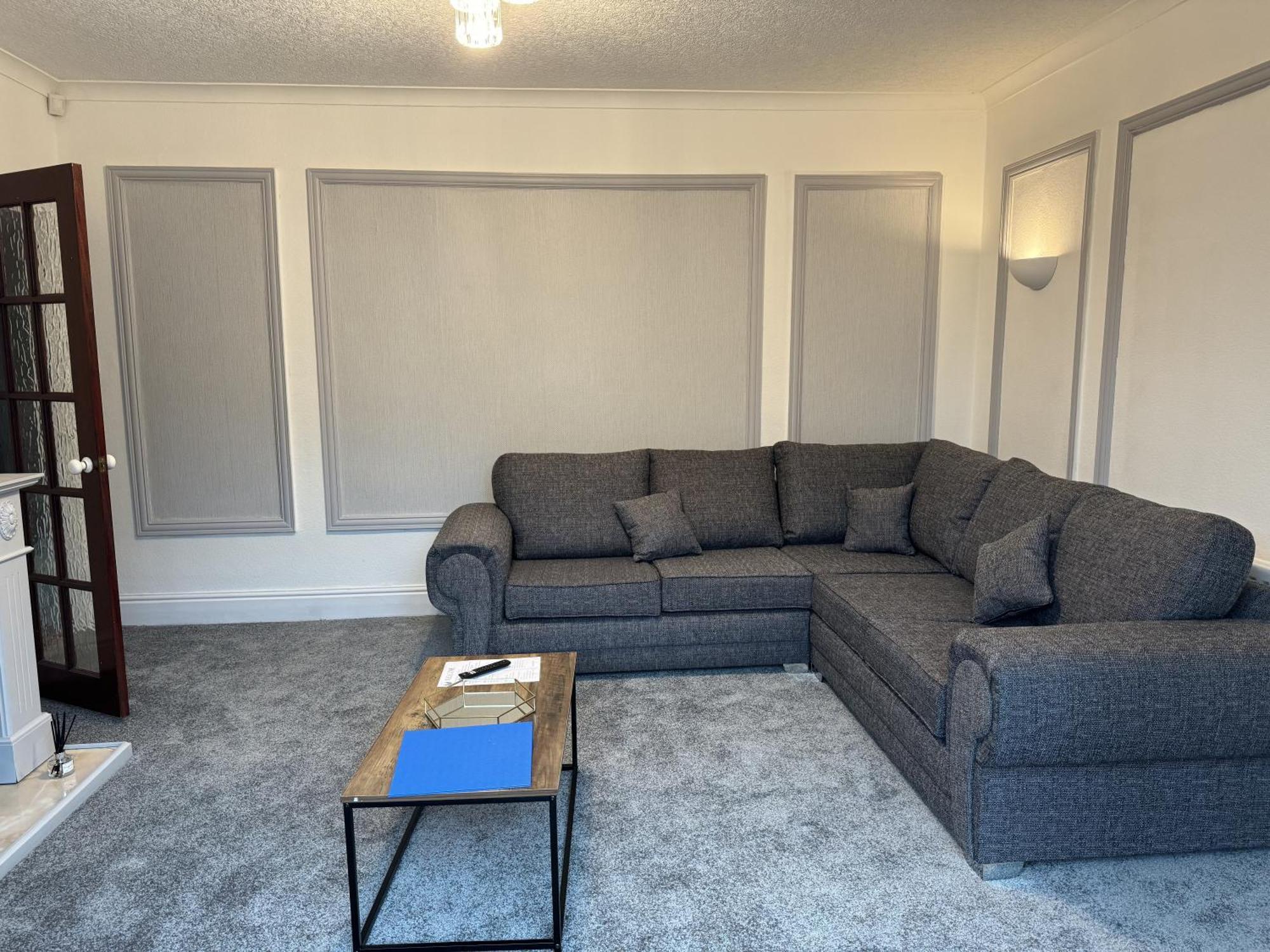 Huge 9 Bed Property Sleeps 17, Near Nec, City Centre, Hs2 Birmingham Exterior photo