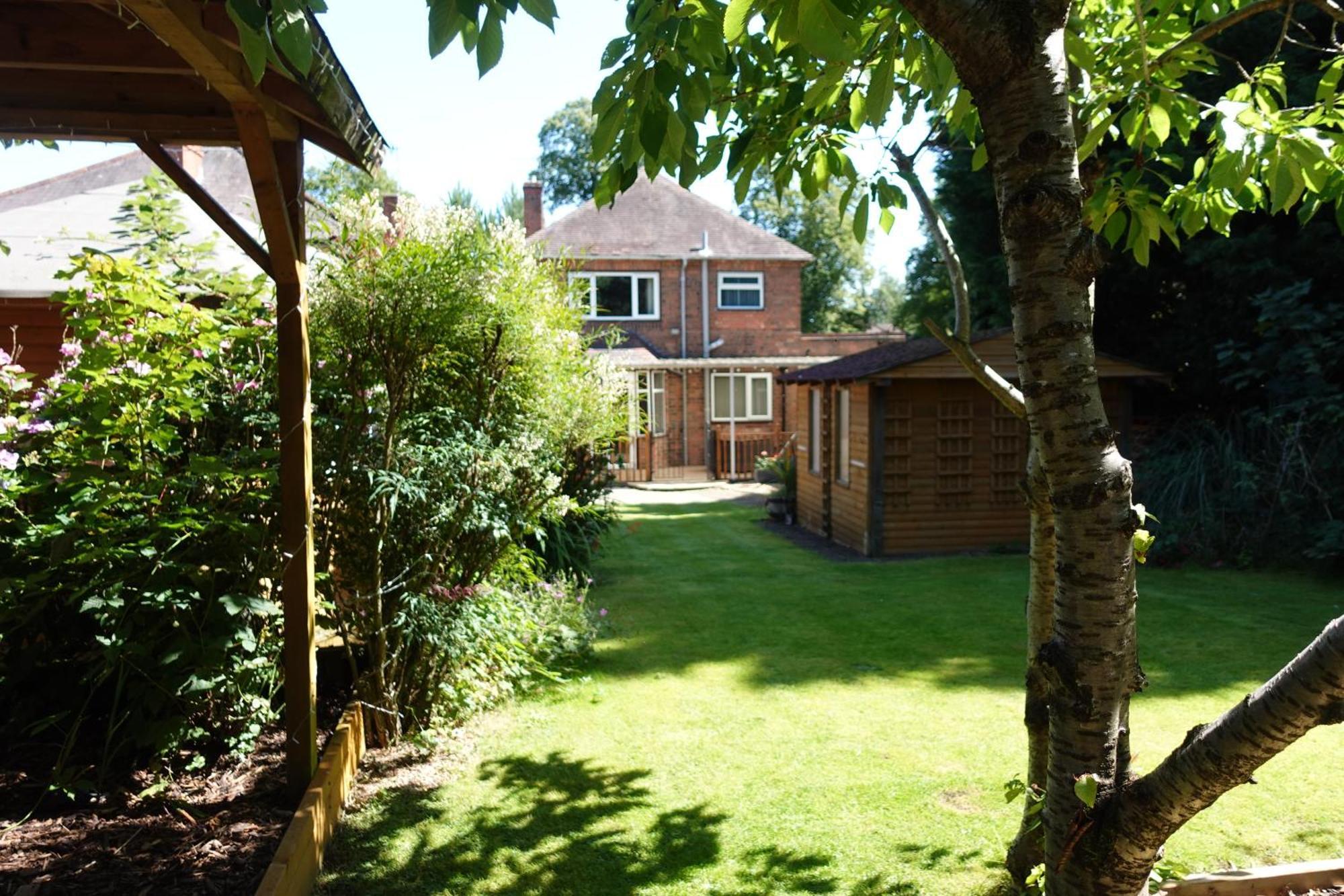 Huge 9 Bed Property Sleeps 17, Near Nec, City Centre, Hs2 Birmingham Exterior photo