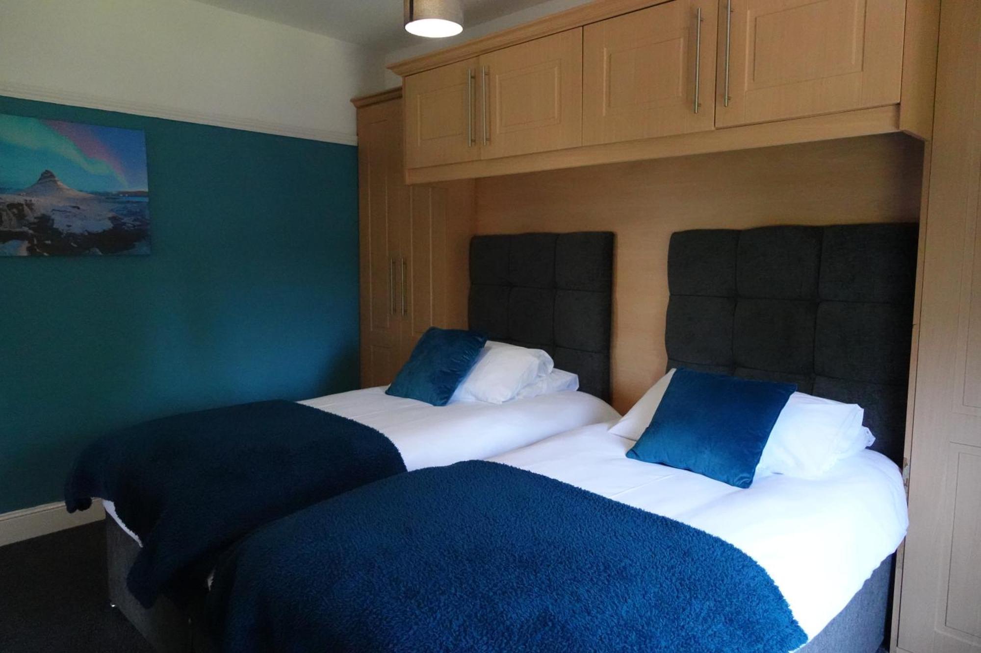 Huge 9 Bed Property Sleeps 17, Near Nec, City Centre, Hs2 Birmingham Exterior photo