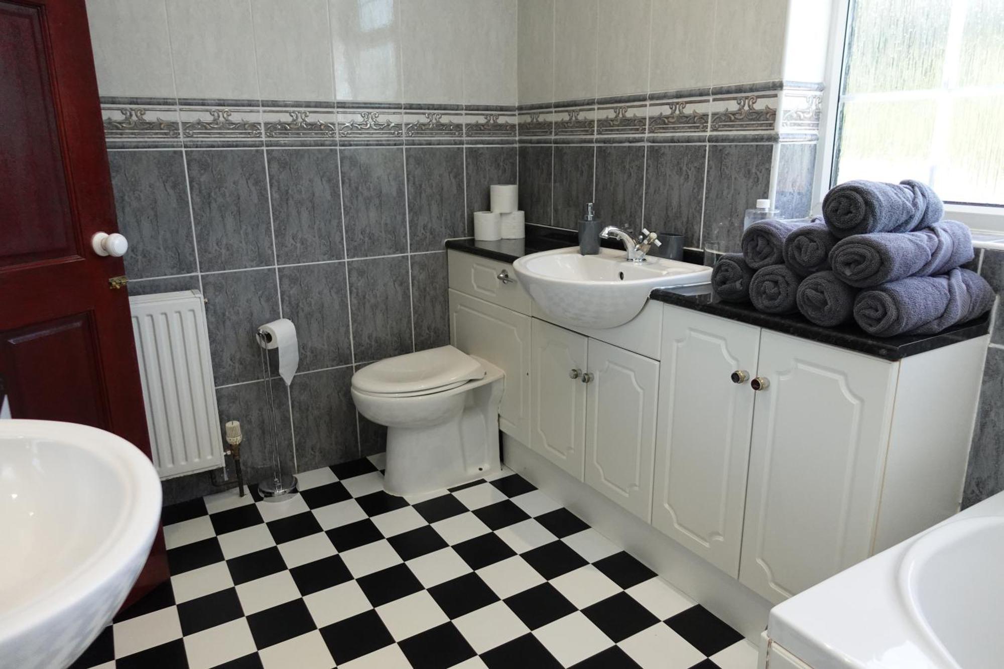 Huge 9 Bed Property Sleeps 17, Near Nec, City Centre, Hs2 Birmingham Exterior photo