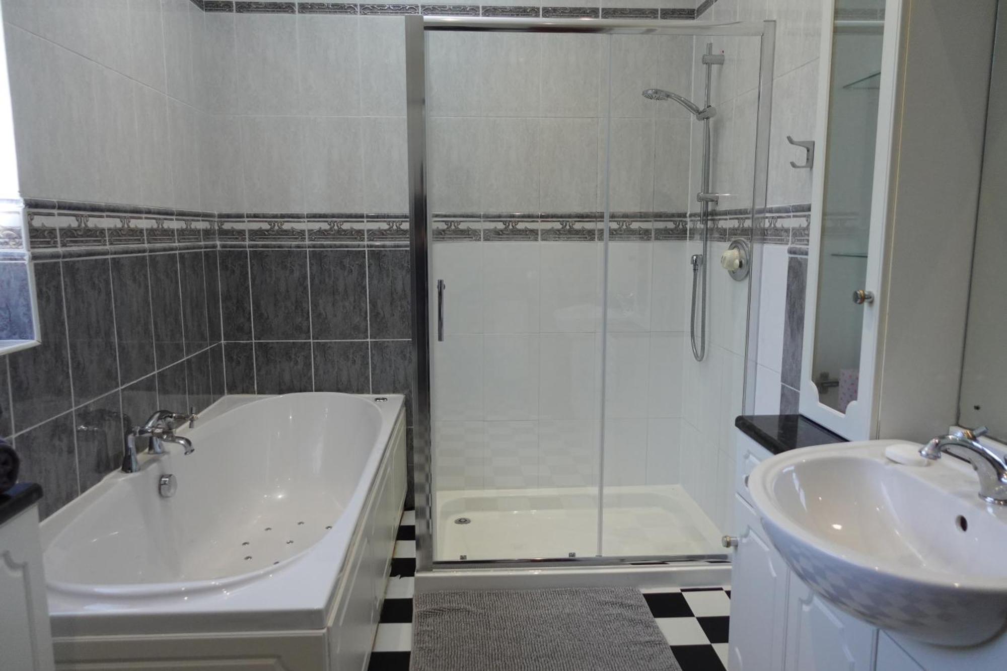Huge 9 Bed Property Sleeps 17, Near Nec, City Centre, Hs2 Birmingham Exterior photo
