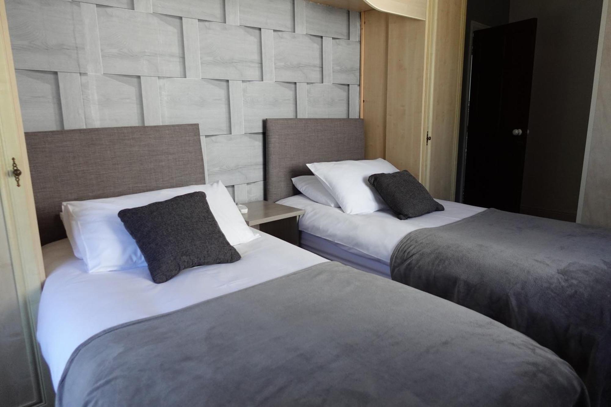 Huge 9 Bed Property Sleeps 17, Near Nec, City Centre, Hs2 Birmingham Exterior photo