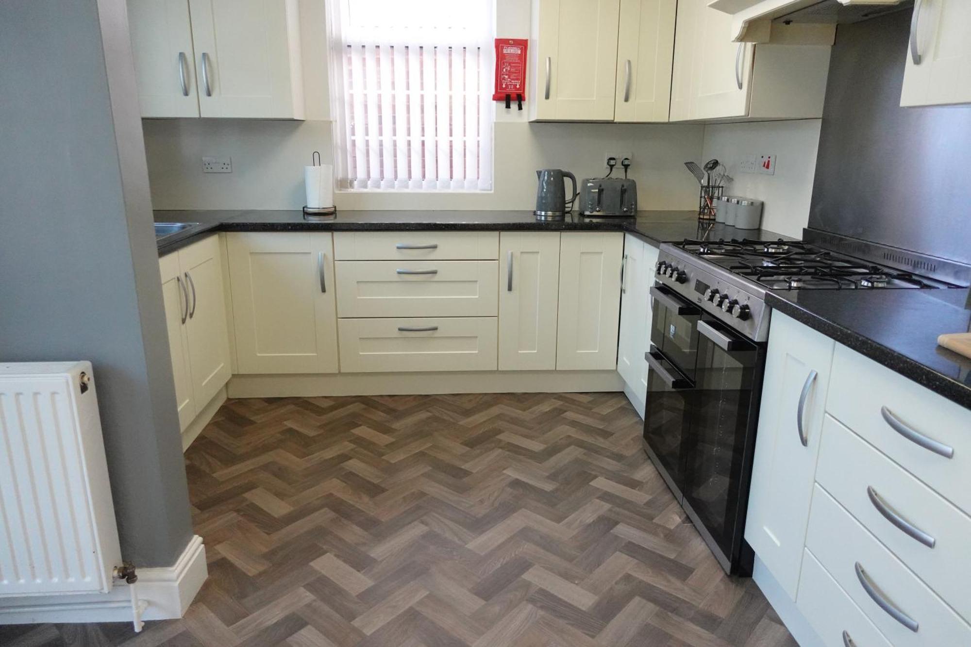 Huge 9 Bed Property Sleeps 17, Near Nec, City Centre, Hs2 Birmingham Exterior photo