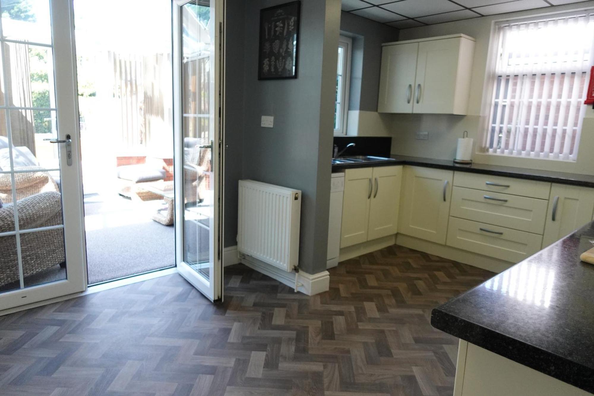 Huge 9 Bed Property Sleeps 17, Near Nec, City Centre, Hs2 Birmingham Exterior photo