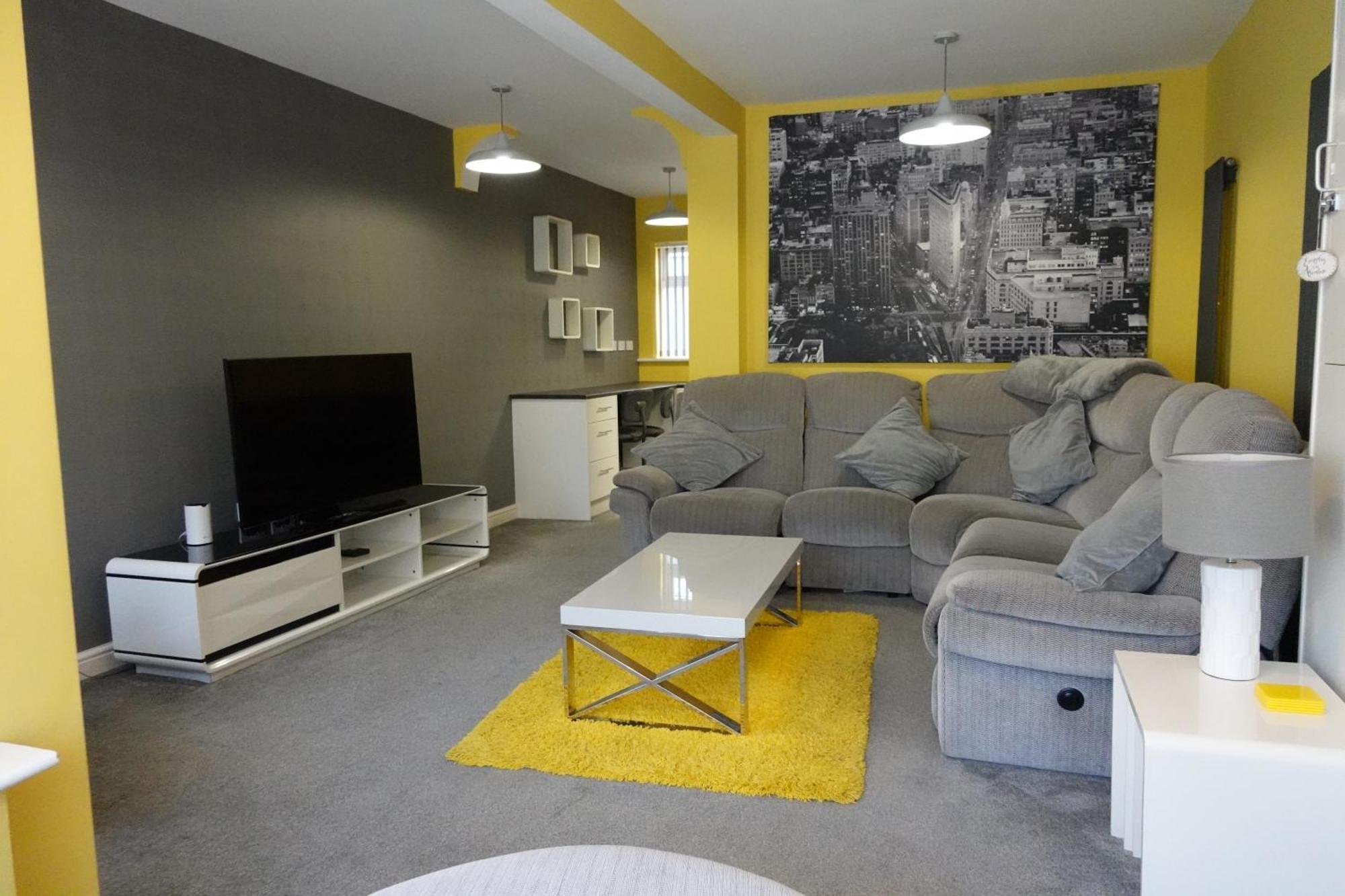 Huge 9 Bed Property Sleeps 17, Near Nec, City Centre, Hs2 Birmingham Exterior photo