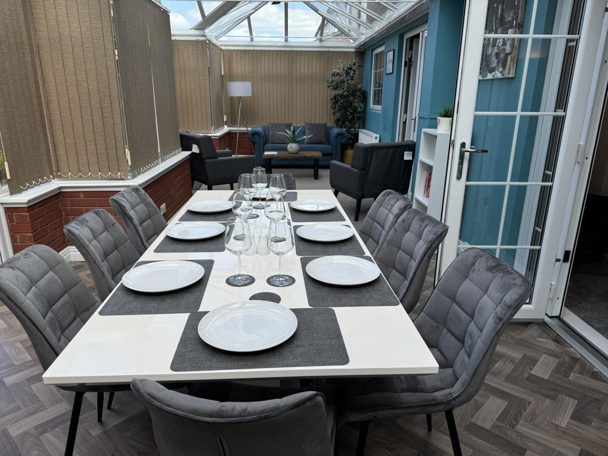 Huge 9 Bed Property Sleeps 17, Near Nec, City Centre, Hs2 Birmingham Exterior photo